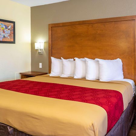 Econo Lodge Weldon - Roanoke Rapids Экстерьер фото