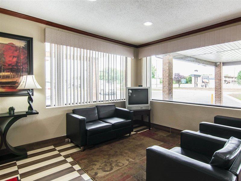 Econo Lodge Weldon - Roanoke Rapids Экстерьер фото
