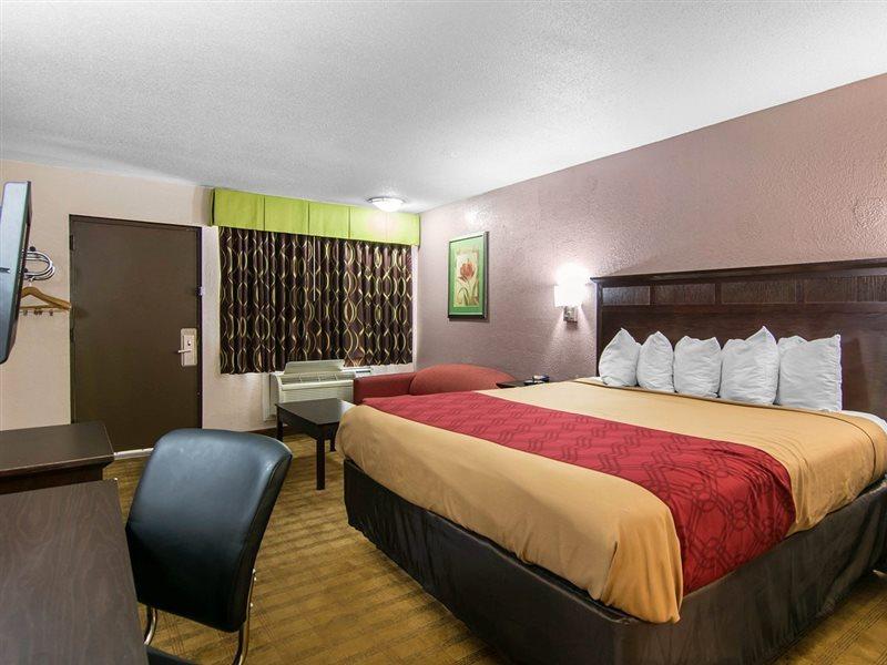 Econo Lodge Weldon - Roanoke Rapids Экстерьер фото