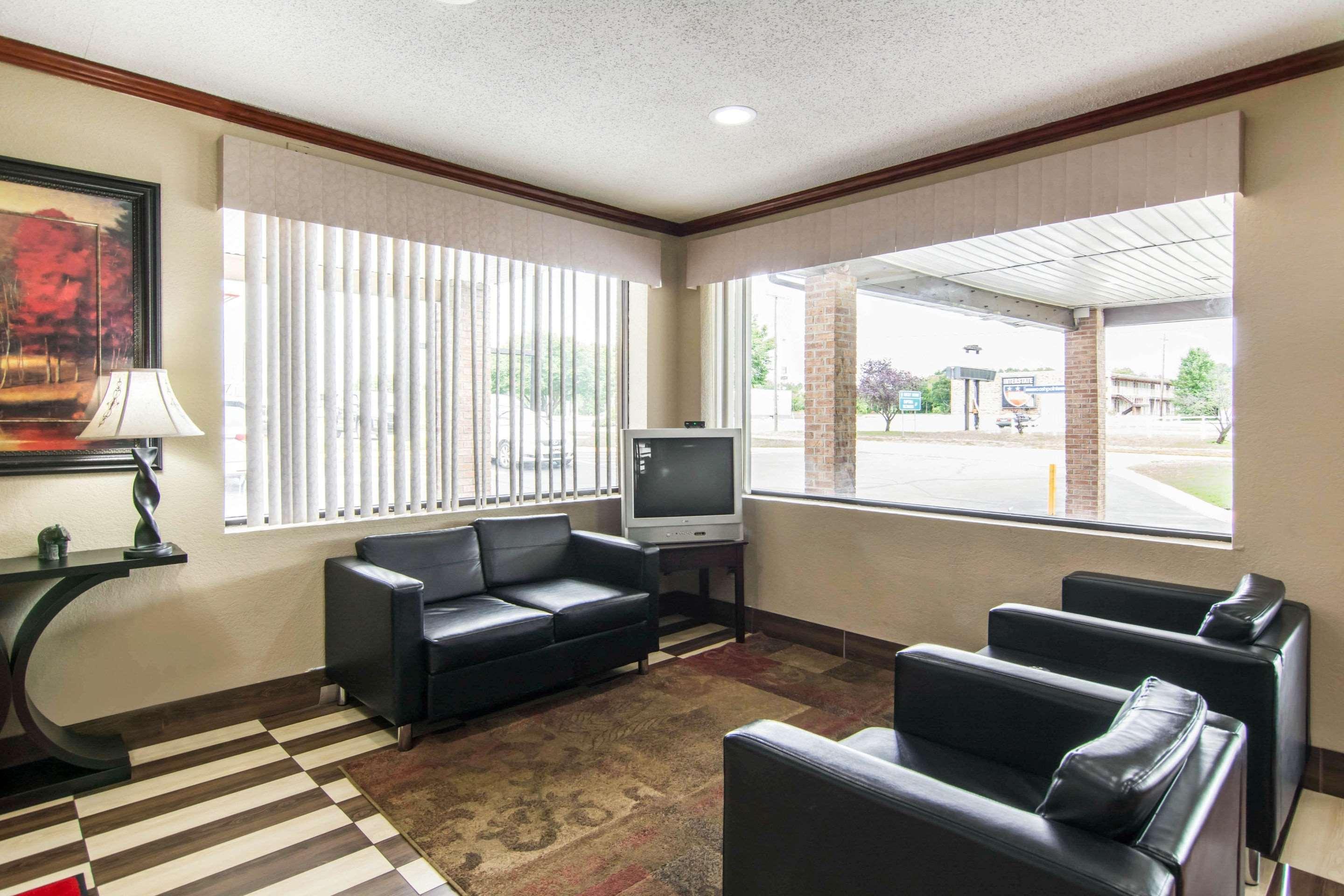 Econo Lodge Weldon - Roanoke Rapids Экстерьер фото