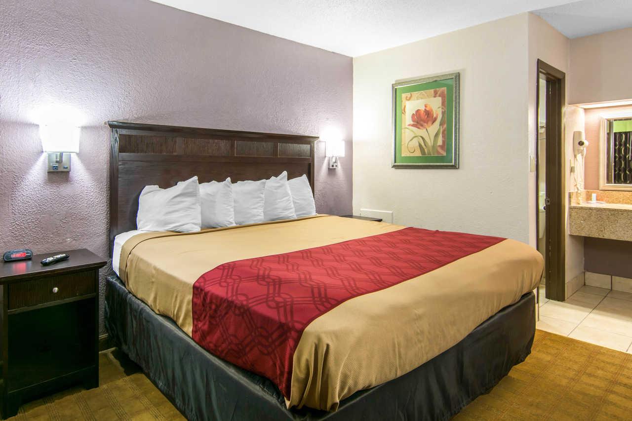 Econo Lodge Weldon - Roanoke Rapids Экстерьер фото