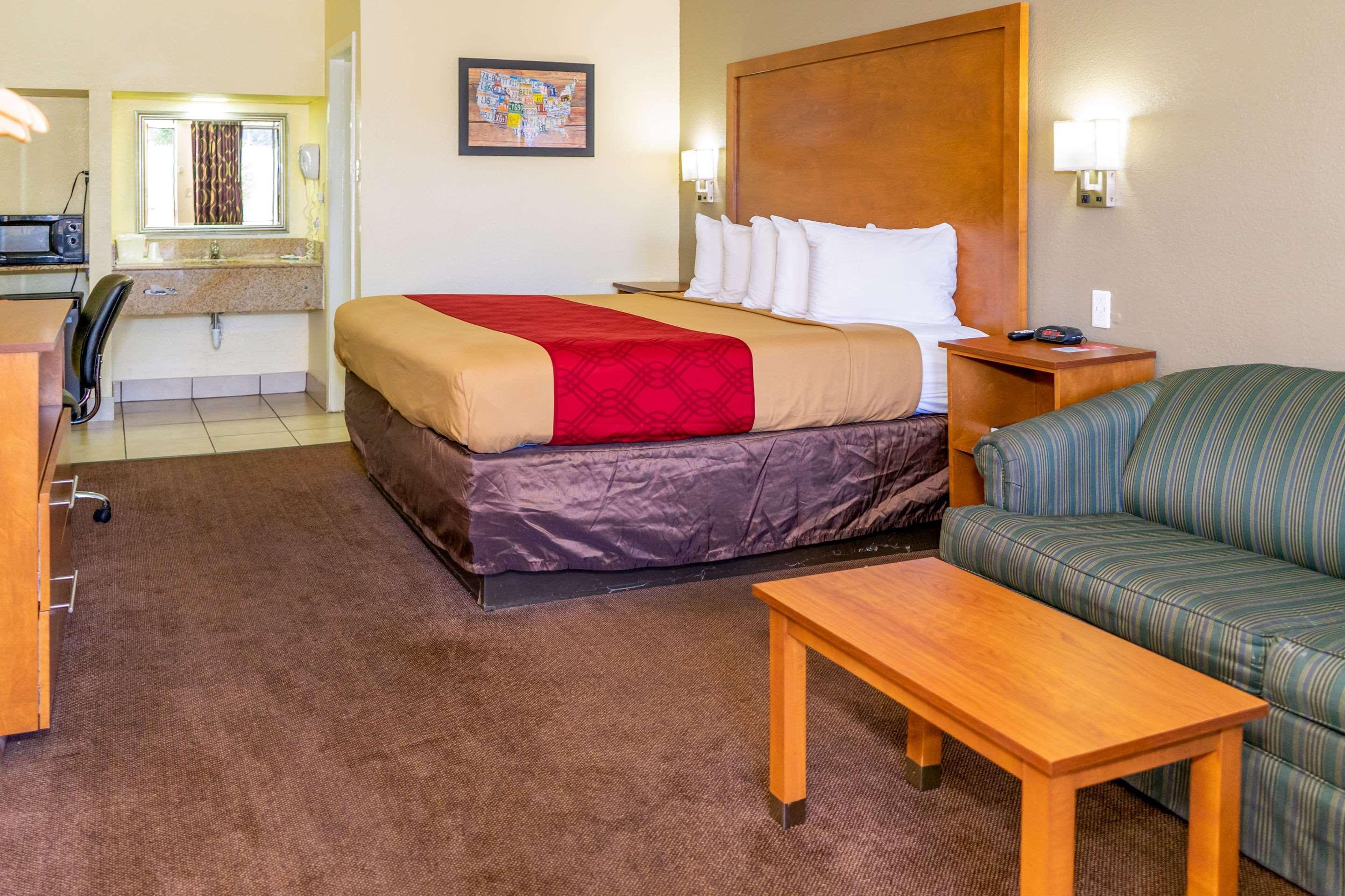 Econo Lodge Weldon - Roanoke Rapids Экстерьер фото